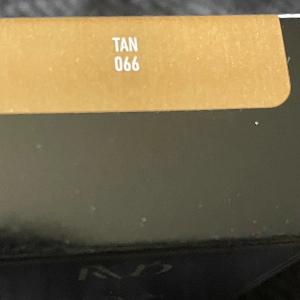 Foundation - Cream - Picture 5 of 6